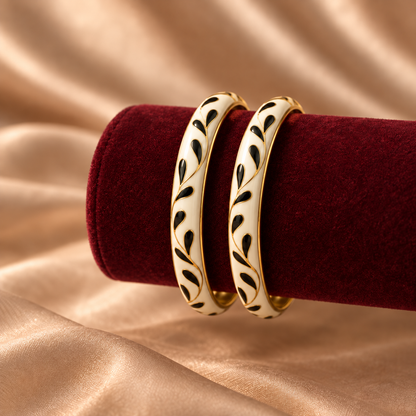 Kaali Pankh | Enamel Bangles by Rangat