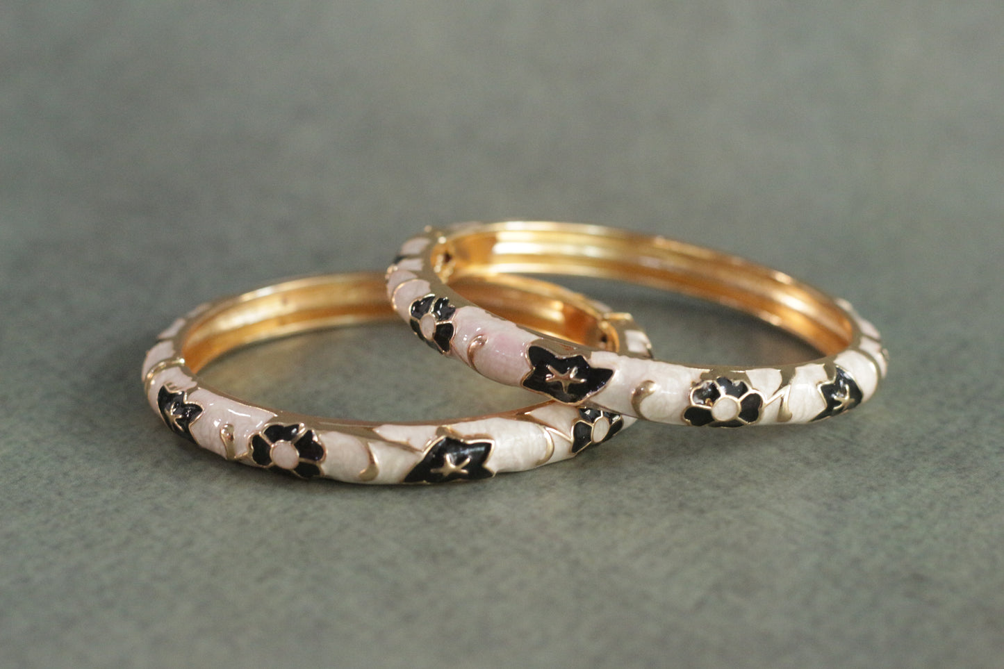 Safed Gul Bangle