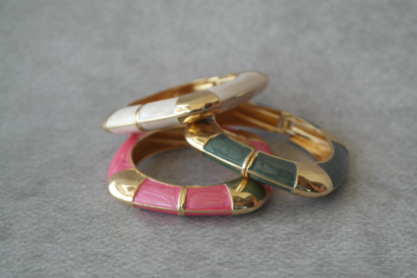 Husn Gulaabi Bangle