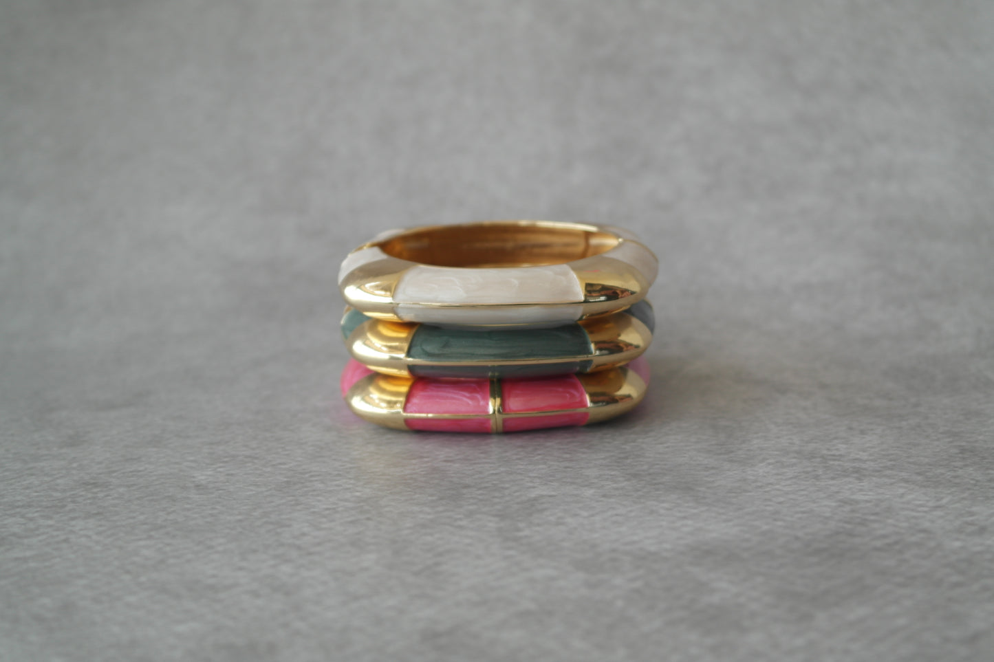 Husn Gulaabi Bangle