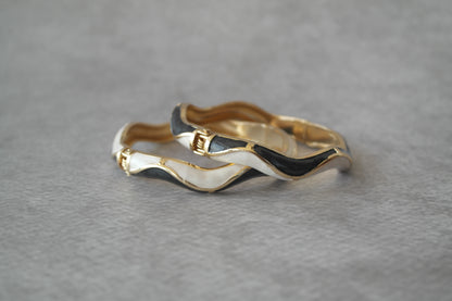 Kaari Leher Bangle