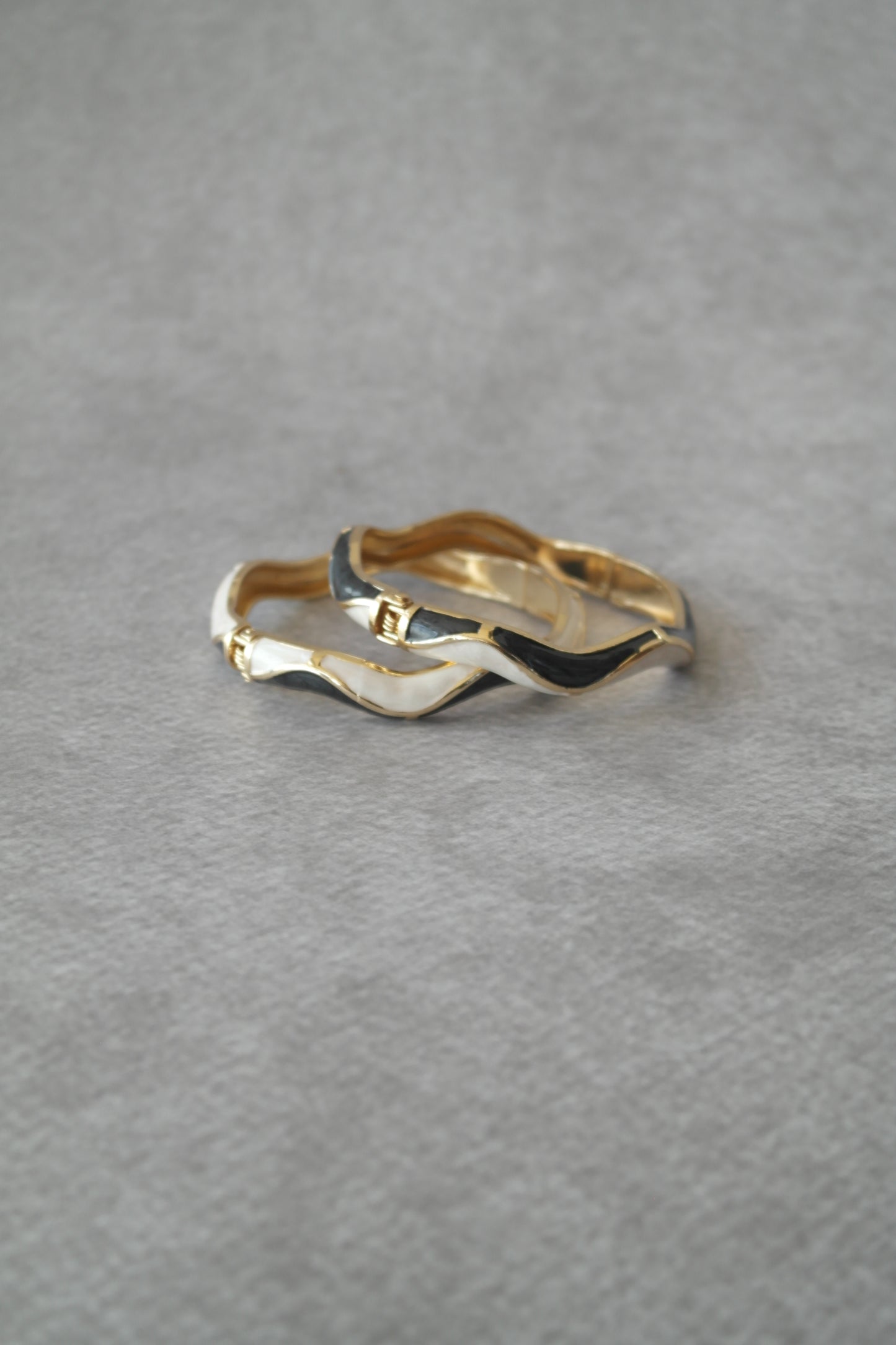 Kaari Leher Bangle