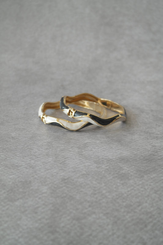 Kaari Leher Bangle