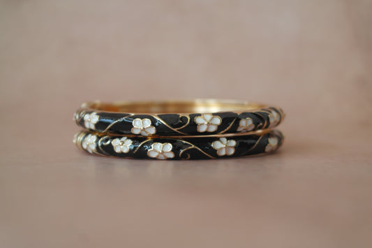 Kaari Bela Bangle