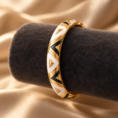 Kaari Meher bangle - velvet display