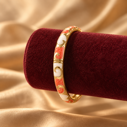 Kesariya Valli bangle - velvet display